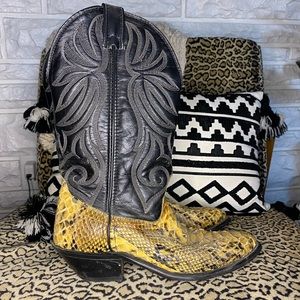 Vintage Laredo Snakeskin Cowboy Boots